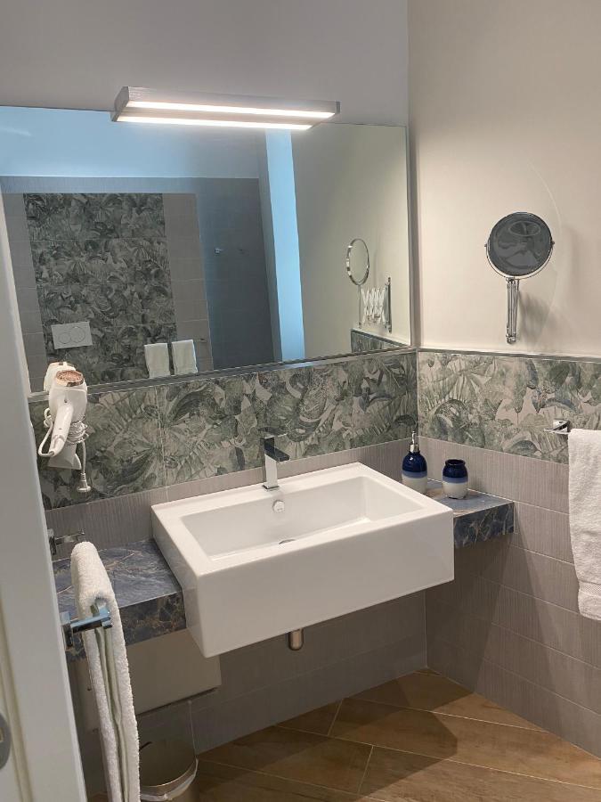 Porto Di Mare B&B ジョヴィナッツォ エクステリア 写真
